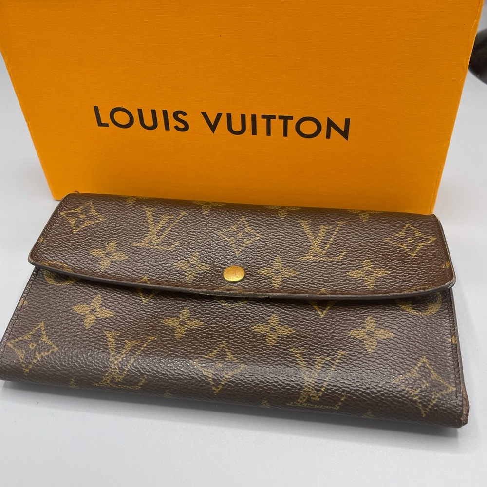 AUTHENTIC LOUIS VUITTON Sarah wallet